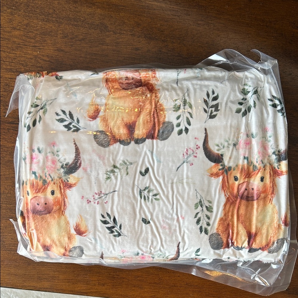 Adorable Cow Print Blanket - Picture 4 of 4